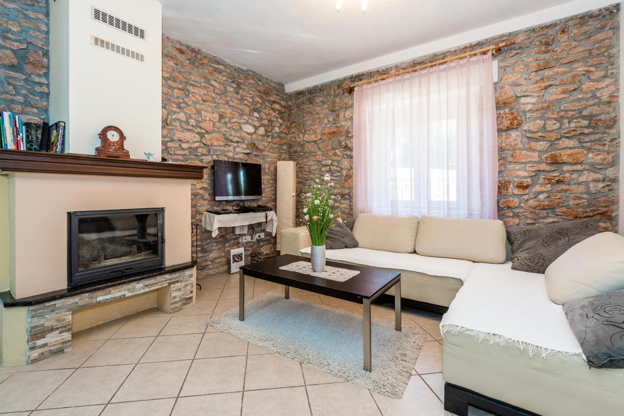 Rural House Gluic Villa Bogatić Екстериор снимка